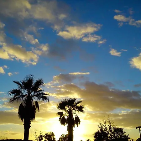 By Jonni Res. Chaparral Дом отдыха *