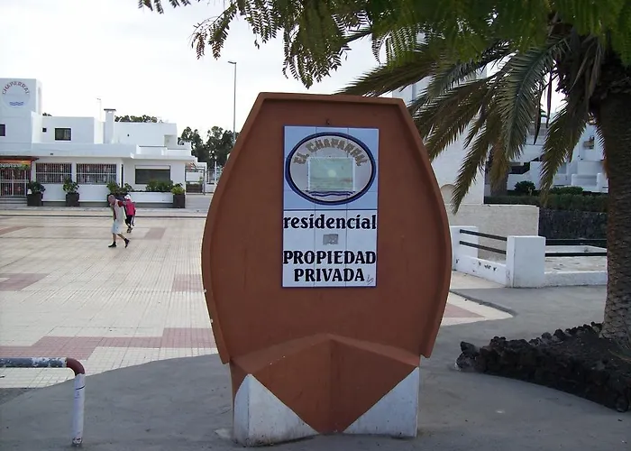 By Jonni Res. Chaparral 度假居